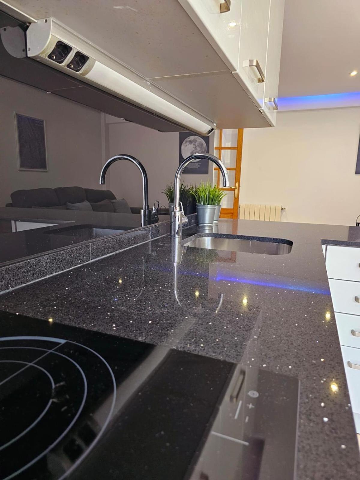 Exclusivo Apartamento En El Centro Vigo Exterior foto